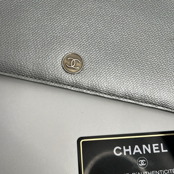 Chanel Silver Long Wallet Authentic 10572753 in Prestine condition - Picture 5 of 16